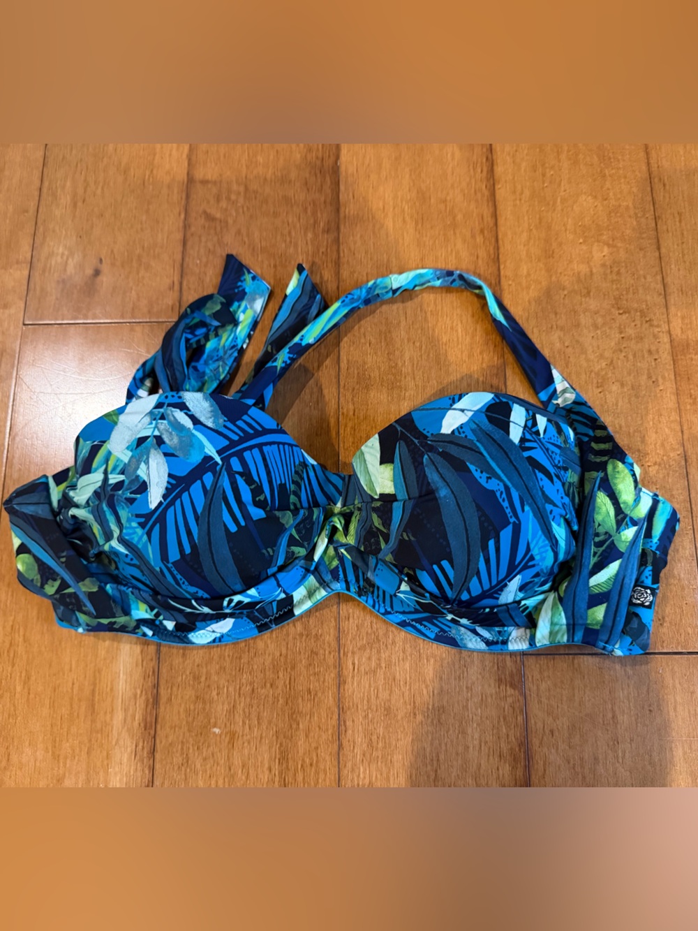 La Vie En Rose Women’s Tropical Strapless Bikini Top and Black Hi-Rise Bottoms
